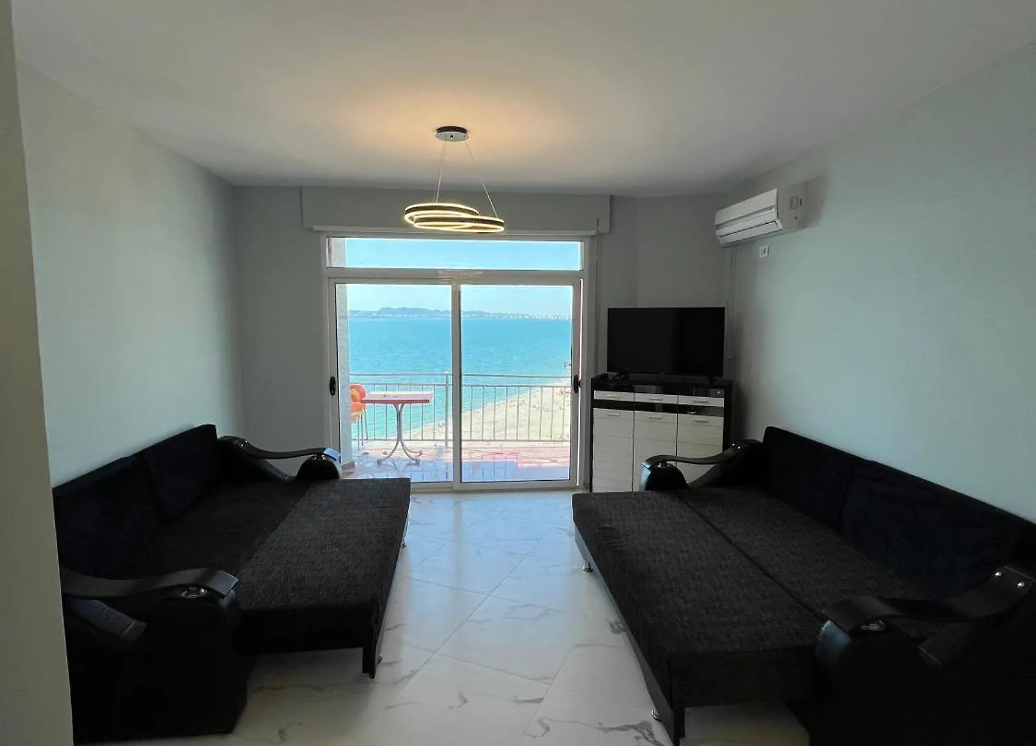 Seaview Luxury Apartment Golem  Albania