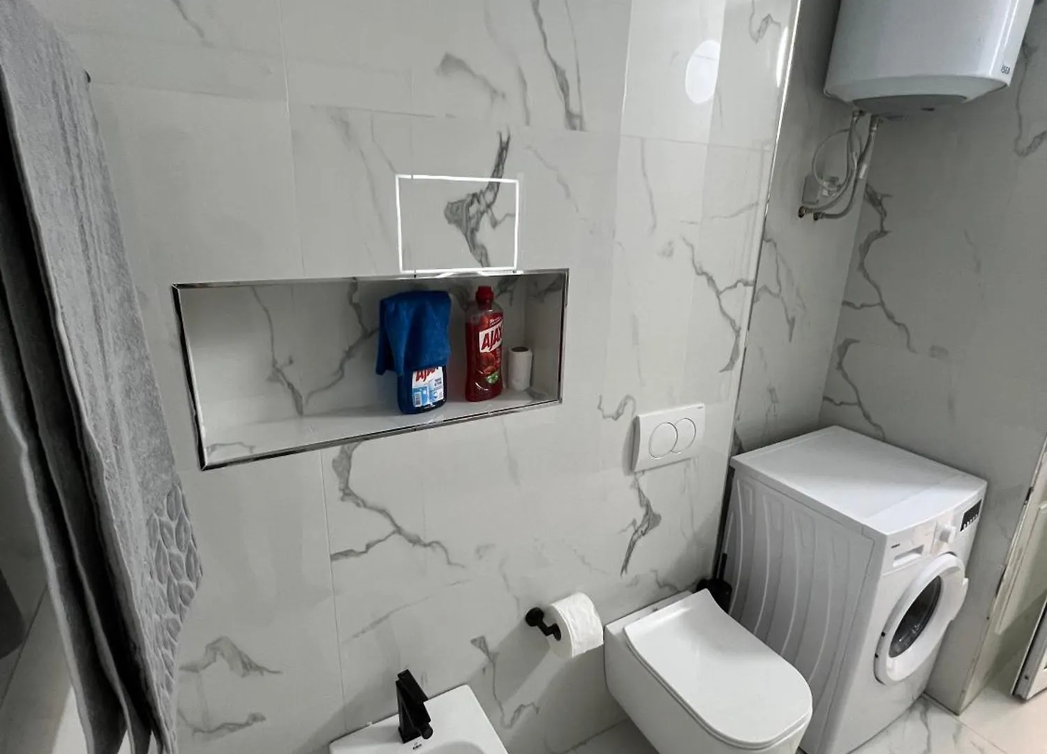 Seaview Luxury Apartment Golem