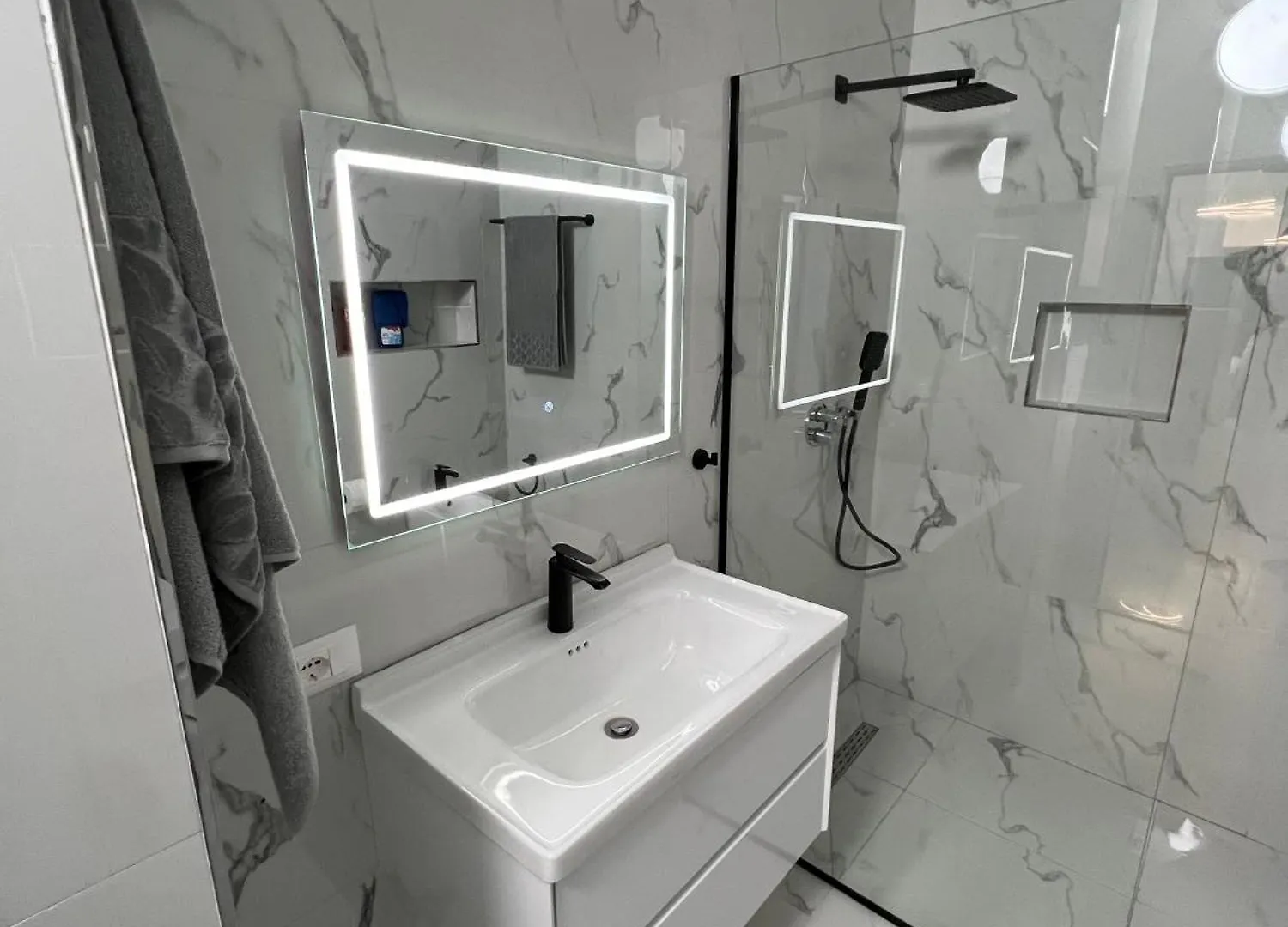 Seaview Luxury Apartment Golem  Albania